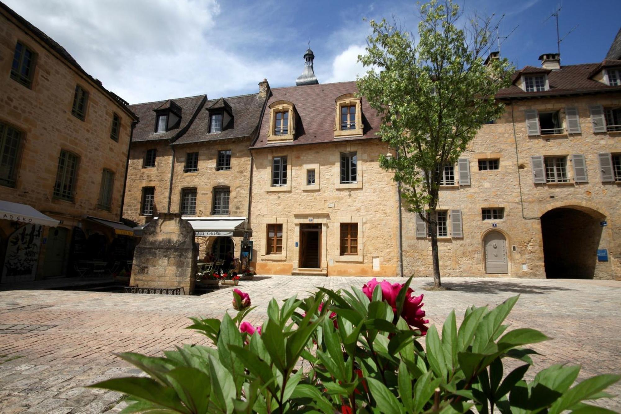 Apartamento Le Grenier Du Chapitre Sarlat Exterior foto
