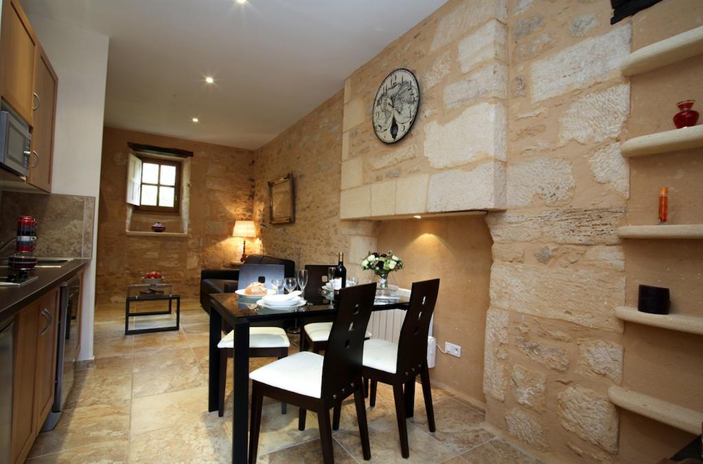 Apartamento Le Grenier Du Chapitre Sarlat Habitación foto