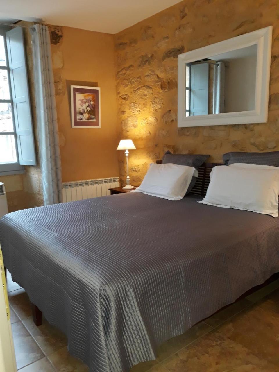 Apartamento Le Grenier Du Chapitre Sarlat Exterior foto